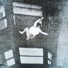 1_Warhol-Woman-suicide-1963