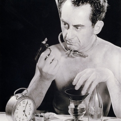 1_Man-Ray-autoportrait-suicide-1932-1