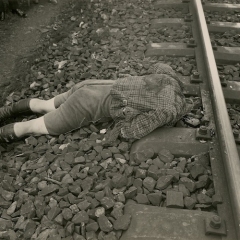 Anonyme-Suicide-sur-la-voie-ferrés-ca-1938